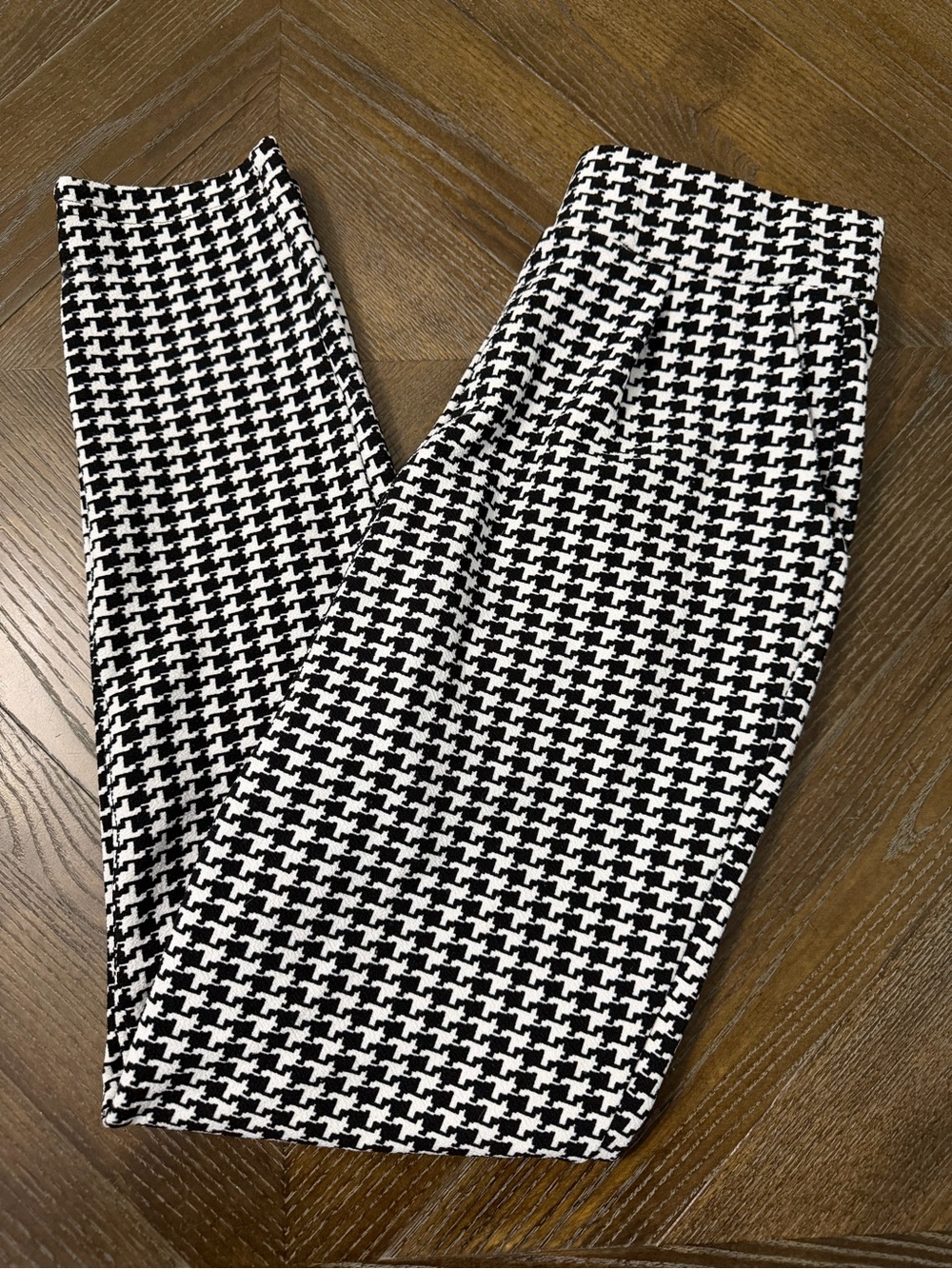 Emery Rose Black and White Houndstooth Skirt